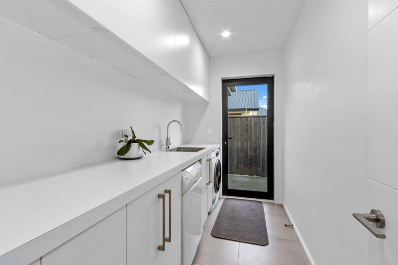 7 Bronco Drive, Aidanfield, Christchurch - Carousel 24