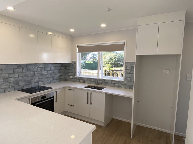 1 Marcel Place, Glenfield, Auckland - Carousel 2