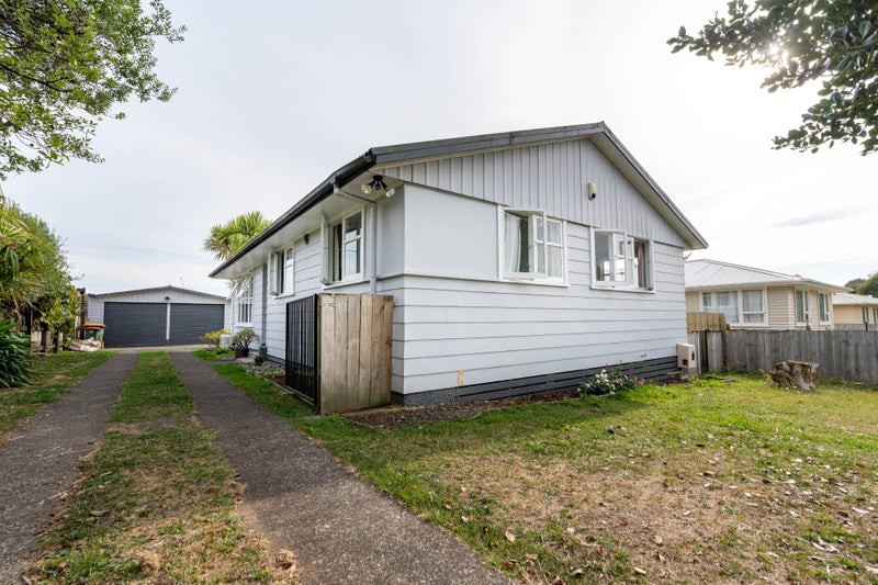 16 McIntosh Street, Chartwell, Hamilton - Carousel 2