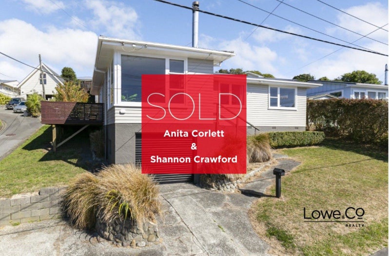 15 Kahikatea Grove, Paparangi, Wellington - Carousel 1