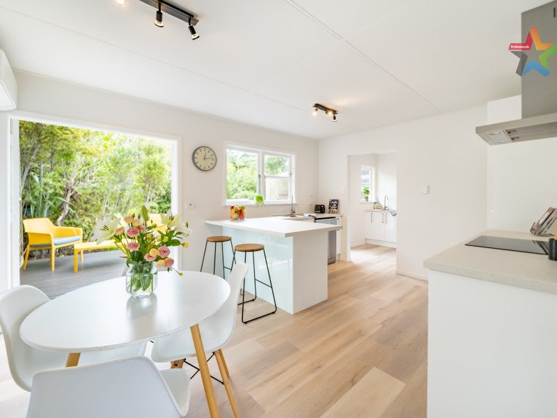 64 Oakleigh Street, Maungaraki, Lower Hutt - Carousel 2