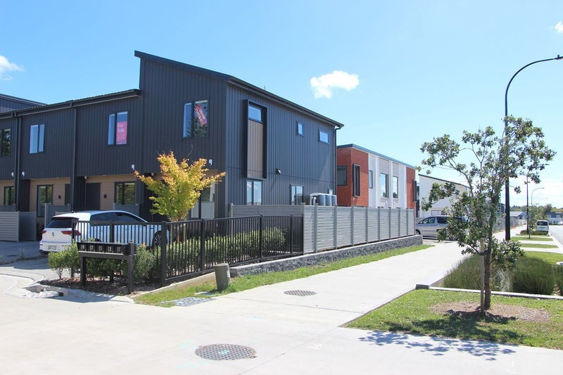 11 Ngakoro Road, Karaka, Papakura - Carousel 1