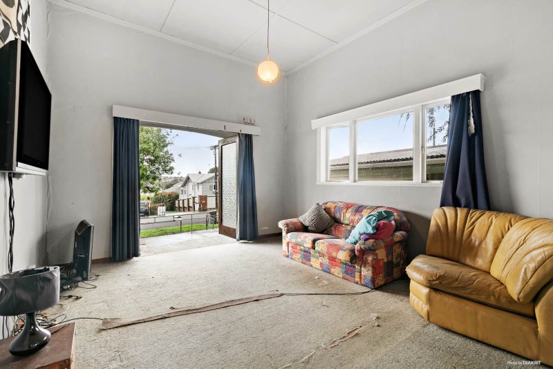 46 Springfield Road, Morningside, Auckland - Carousel 2