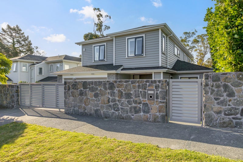 35 Chatham Avenue, Mount Albert, Auckland - Carousel 1