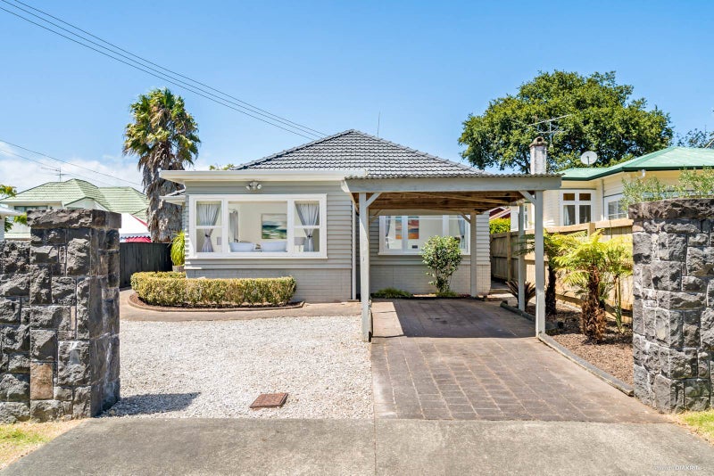 4 Aliford Avenue, One Tree Hill, Auckland - Carousel 1
