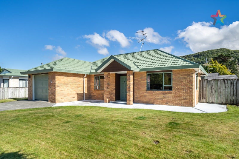 36 Mary Huse Grove, Manor Park, Lower Hutt - Carousel 1