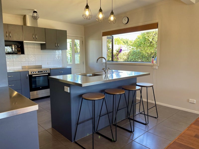 37 Martin Loop, Tasman - Carousel 1