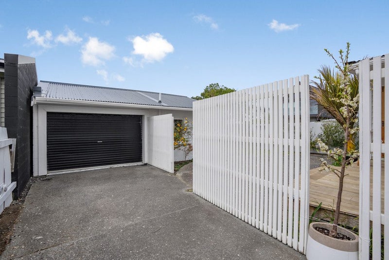 4 Collins Street, Petone, Lower Hutt - Carousel 26