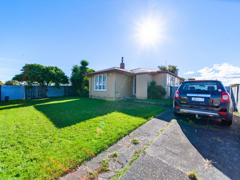 16 Venables Avenue, Onekawa, Napier - Carousel 2
