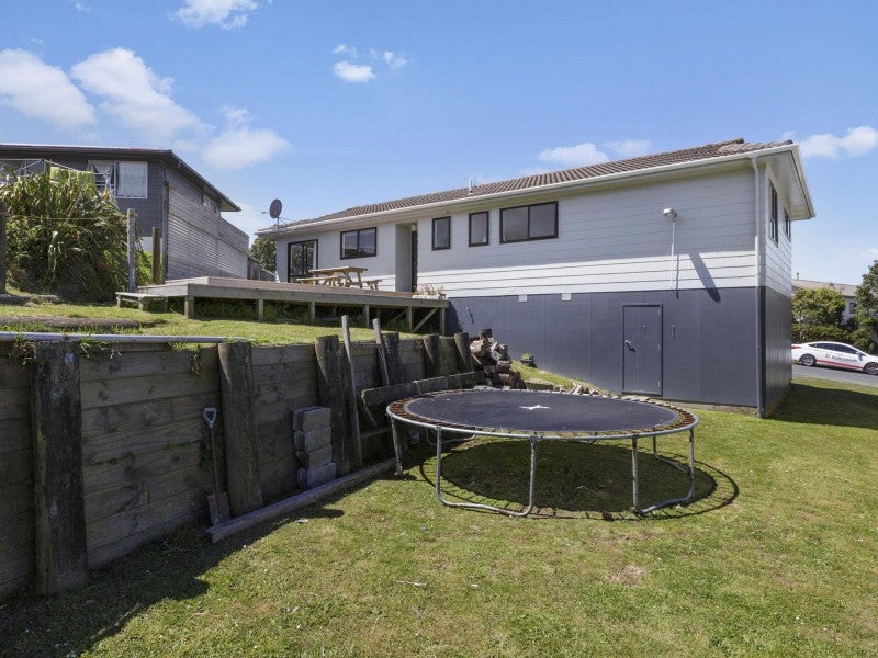 27 Sombrero View, Ascot Park, Porirua - Carousel 15