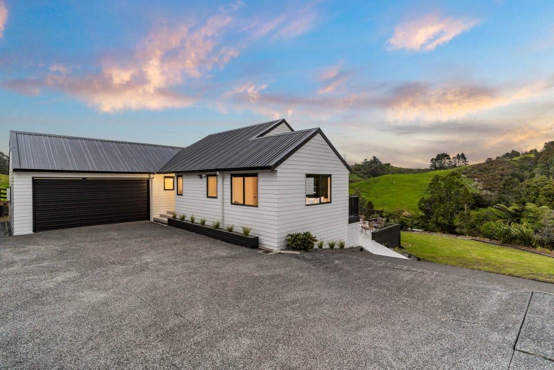 57 Lynd Road, Bombay - Carousel 1