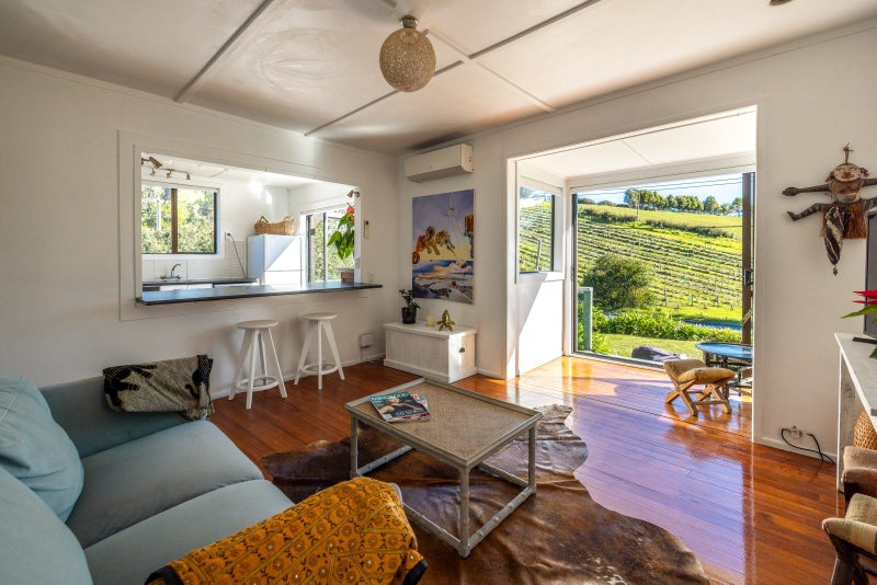 49 Onetangi Road, Onetangi, Waiheke Island - Carousel 1