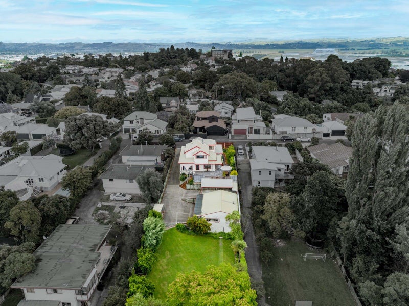 5 Selwyn Road, Hospital Hill, Napier - Carousel 32