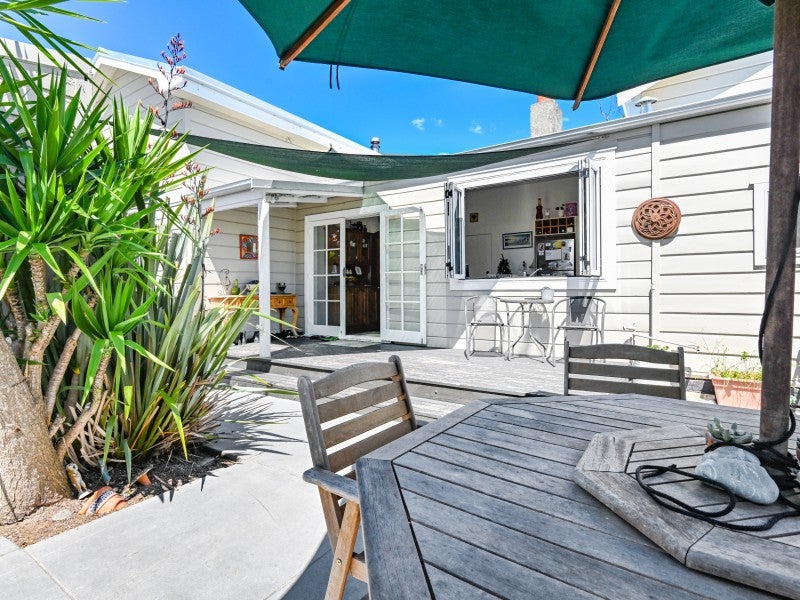 301 Park Road South, Akina, Hastings - Carousel 1