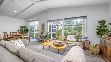 11 Kauri Road, Birkenhead, Auckland - Carousel 1