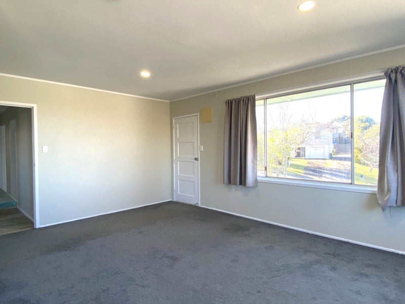 8 Stredwick Drive, Torbay, Auckland - Carousel 2