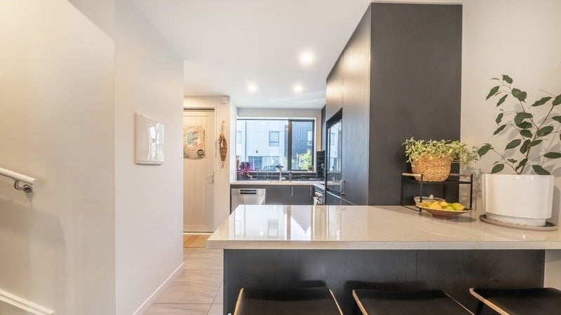 16 Te Ara O Ripeka Wharawhara, Petone, Lower Hutt - Carousel 1