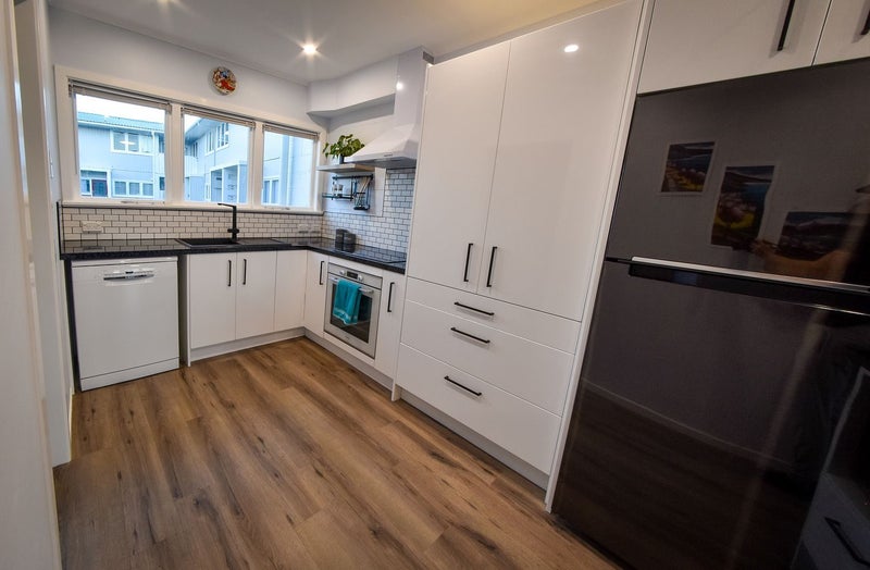 4/6 Keys Street, Elderslea, Upper Hutt - Carousel 2