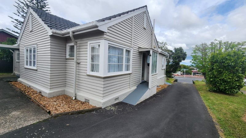 2/14 Great South Road, Manurewa, Auckland - Carousel 1