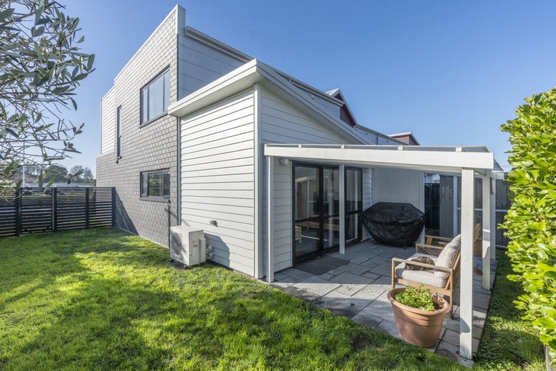 14 Rebekah Crescent, Flagstaff, Hamilton - Carousel 1