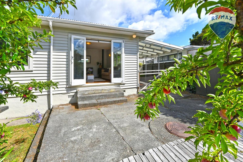 36 Holborn Drive, Stokes Valley, Lower Hutt - Carousel 2