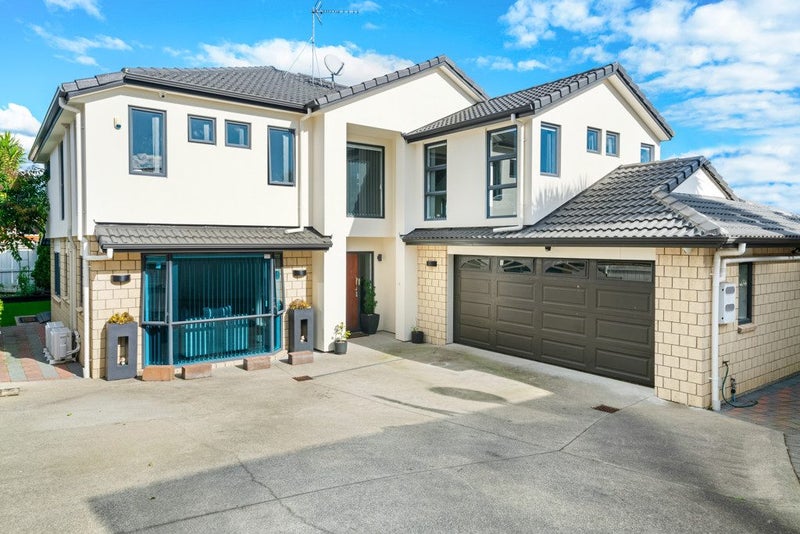 57A Halver Road, Hillpark, Auckland - Carousel 1