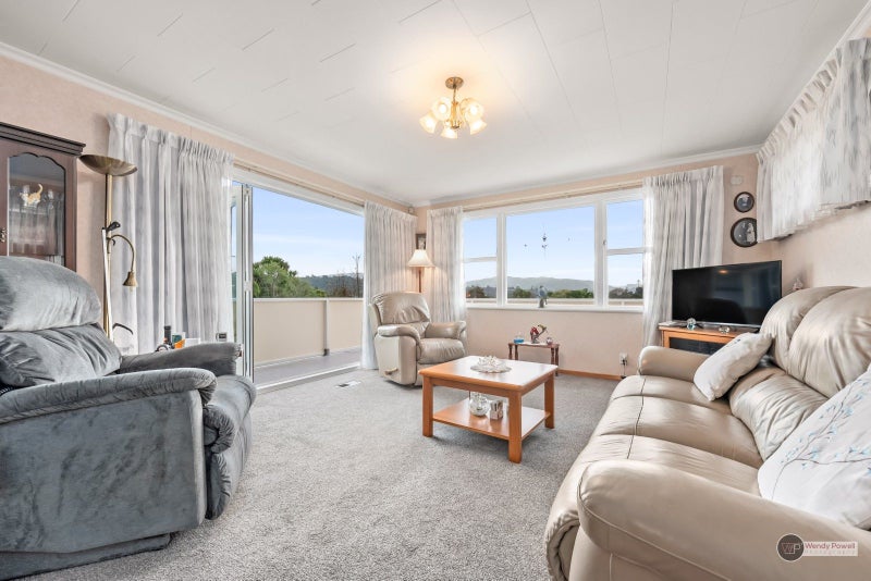37 Dalton Grove, Stokes Valley, Lower Hutt - Carousel 1