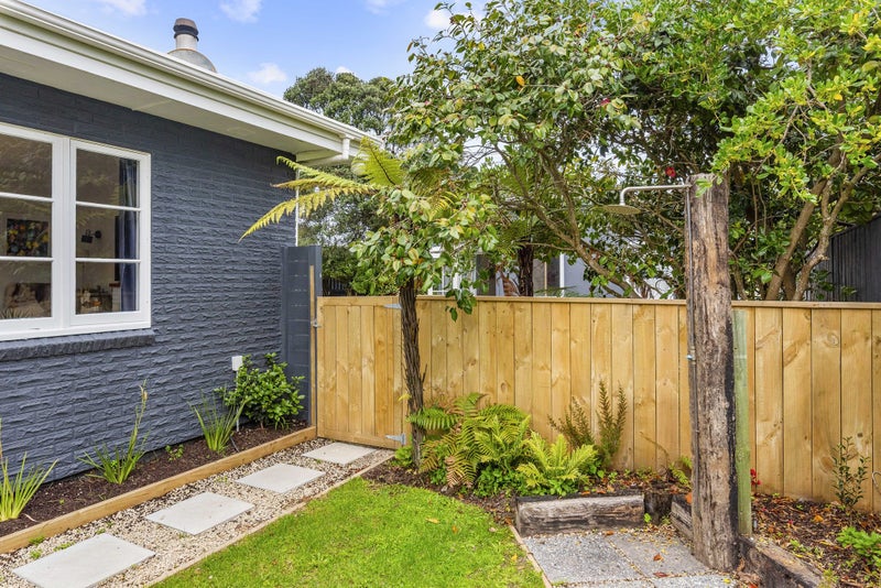 14 Toi Street, Otaki Beach, Otaki - Carousel 24