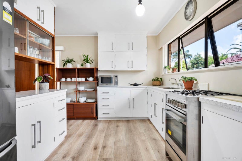 2/6 Birdwood Avenue, Papatoetoe, Auckland - Carousel 1