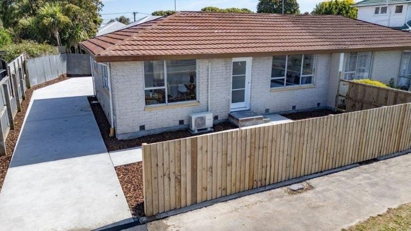 2/150 Bowhill Road, New Brighton, Christchurch - Carousel 1