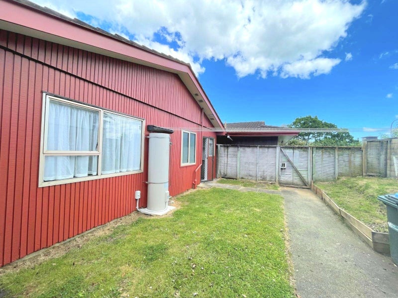 2/698 Mount Albert Road, Royal Oak, Auckland - Carousel 9