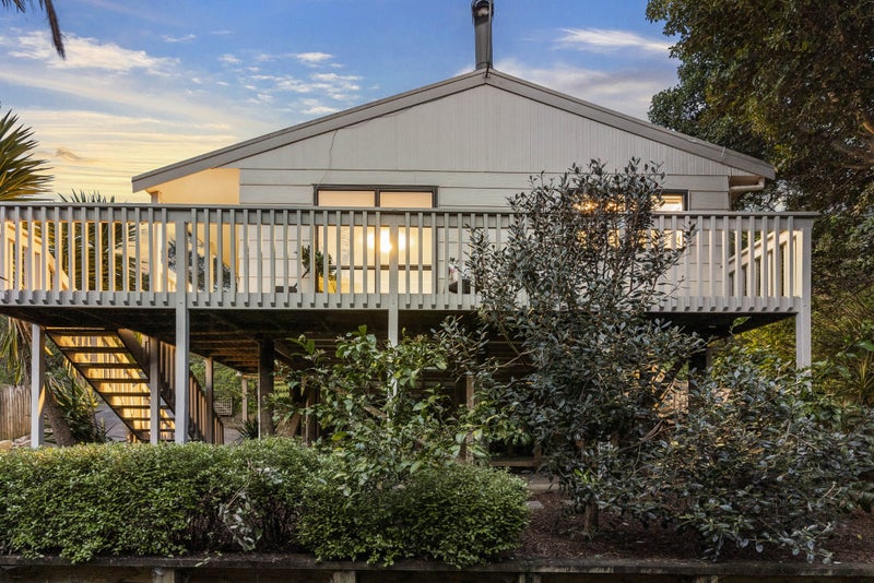 32C Tree View AVENUE, Glenfield, Auckland - Carousel 1