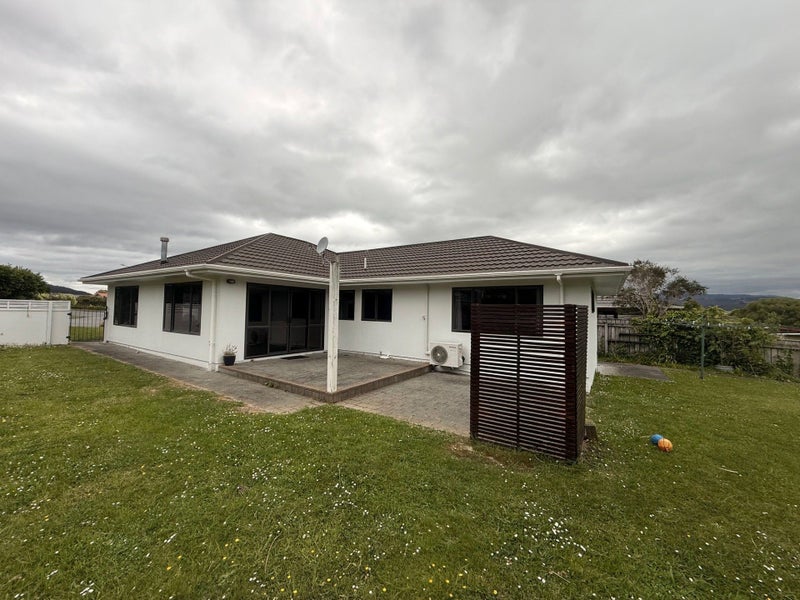 16 Ormrod Grove, Riverstone Terraces, Upper Hutt - Carousel 2