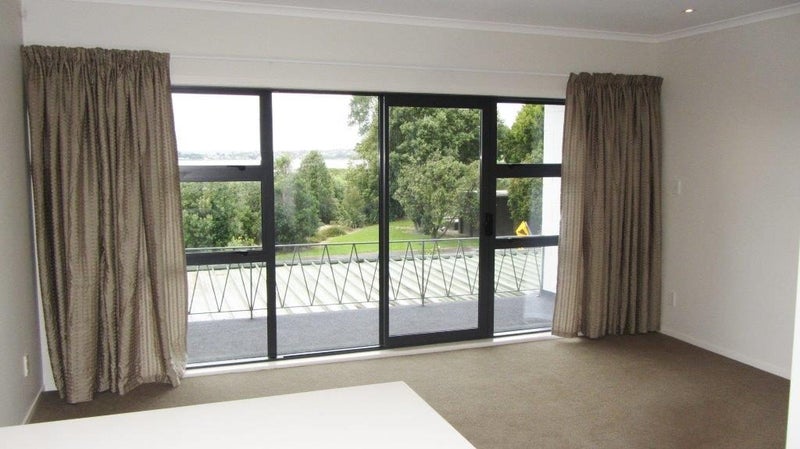 17A Roberta Avenue, Glendowie, Auckland - Carousel 2