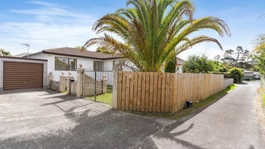 1/28 Karepo Crescent, Ranui, Auckland - Carousel 1