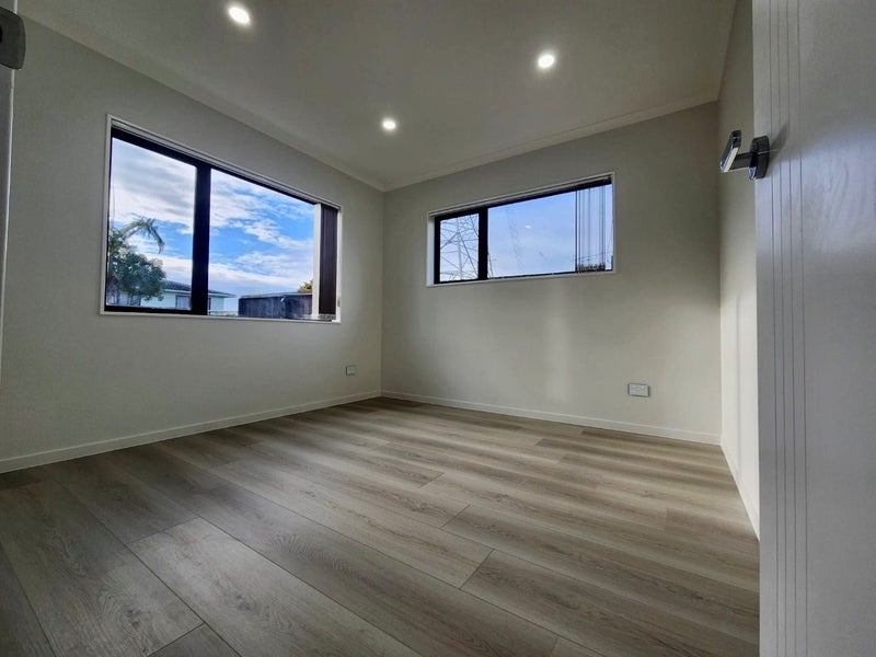 12 Tony Segedin Drive, Avondale, Auckland - Carousel 13