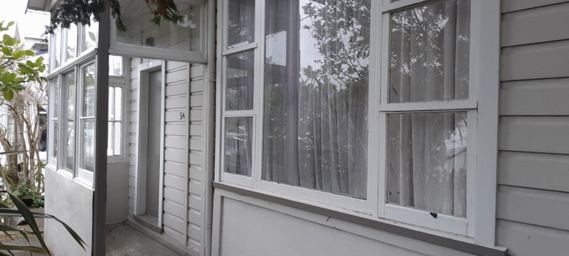 5 Paterson Street, Mount Victoria, Wellington - Carousel 2