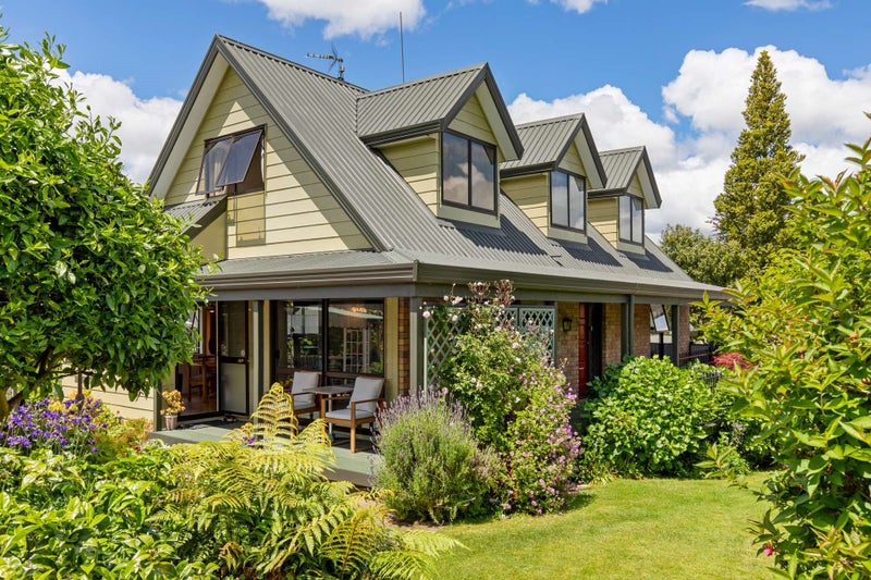 83 Glen Lynne Avenue, Queenwood, Hamilton - Carousel 1