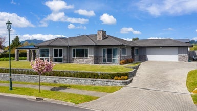 30 Pukenamu Road, Rainbow Point, Taupo - Carousel 1