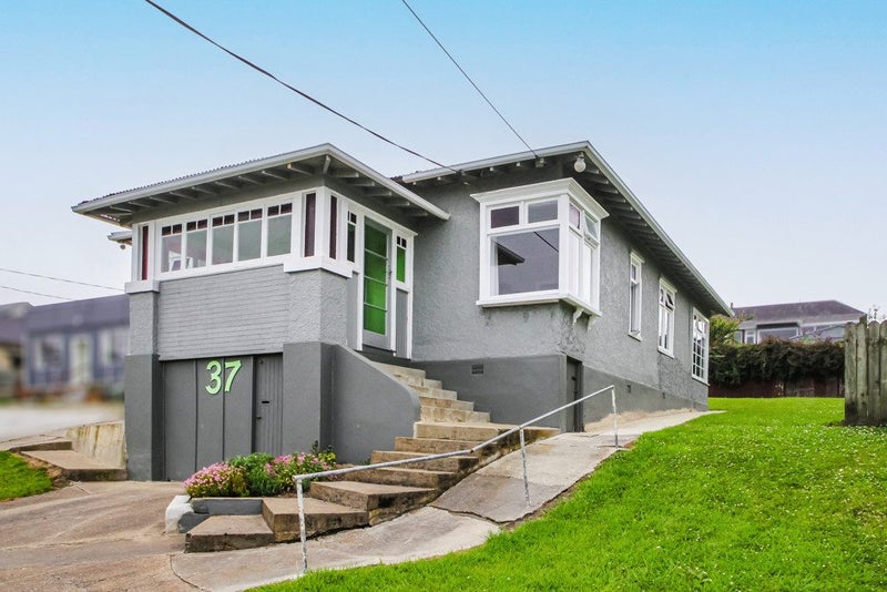 37 Tyne Street, South Hill, Oamaru - Carousel 1