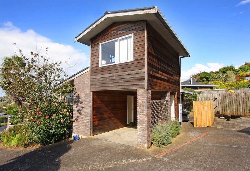 50 Haseler Crescent, Howick, Auckland - Carousel 1