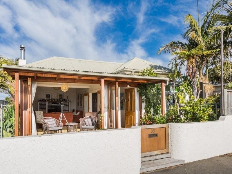 35 Hospital Terrace, Hospital Hill, Napier - Carousel 1