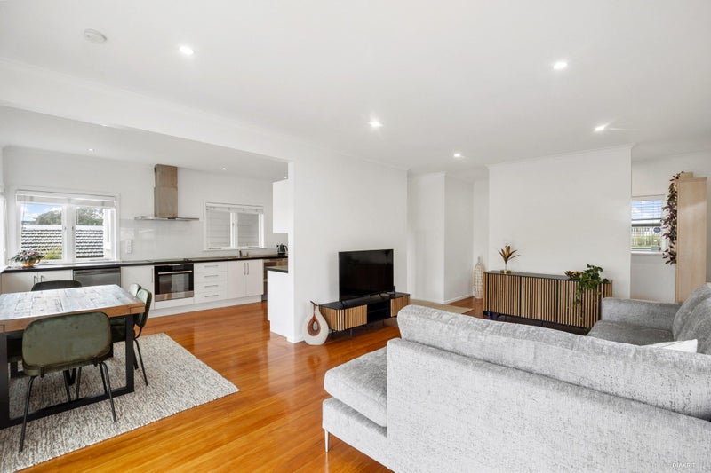 17 Gilfillan Street, Blockhouse Bay, Auckland - Carousel 2