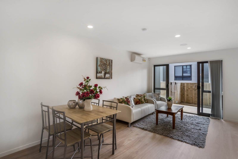 7/12 Ayr Road, Pakuranga, Auckland - Carousel 2