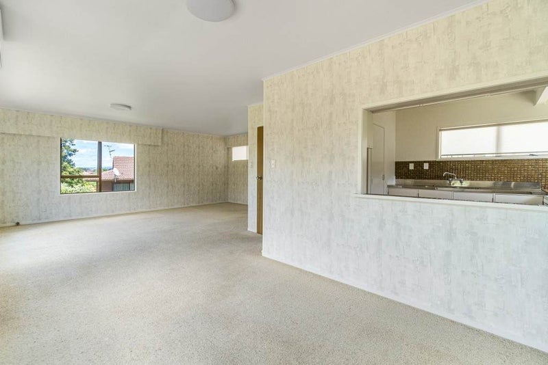 49 Chatswood Grove, Chatswood, Auckland - Carousel 1