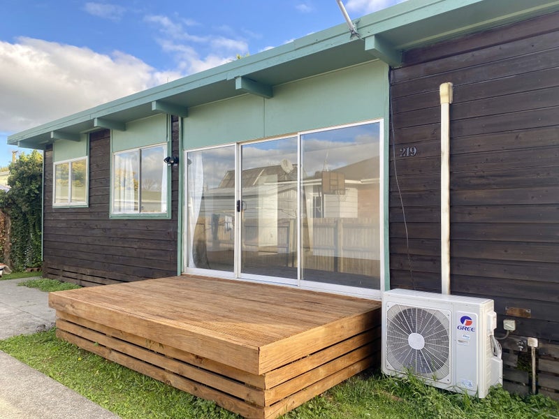 219B Fox Street, Hamilton East, Hamilton - Carousel 1