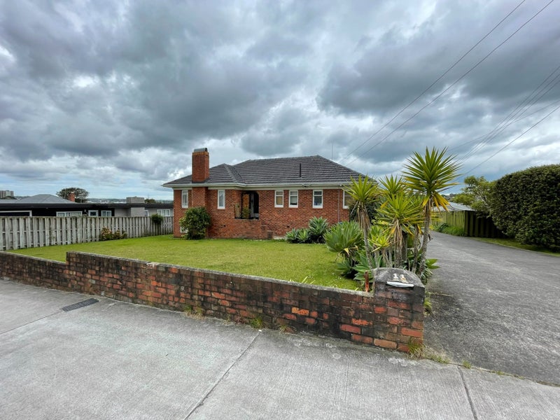 11 Matata Street, Blockhouse Bay, Auckland - Carousel 1