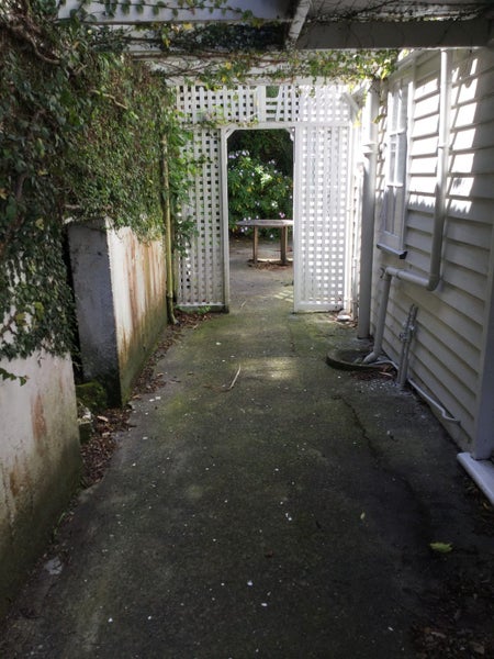 1 Glasgow Street, Kelburn, Wellington - Carousel 13