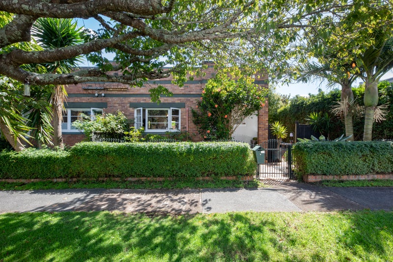 1A Foch Avenue, Mount Roskill, Auckland - Carousel 1
