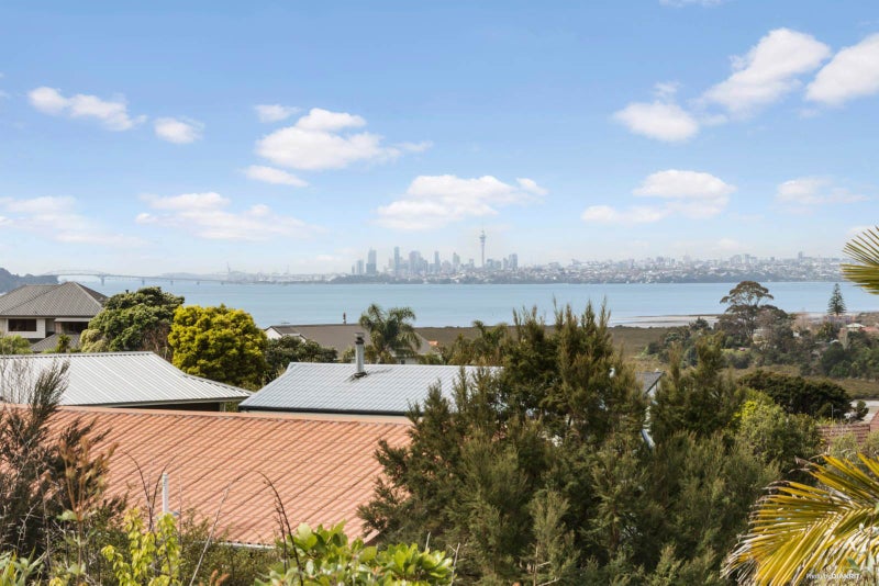 8 Graceview Way, West Harbour, Auckland - Carousel 1